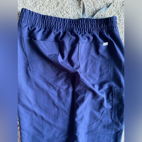 FIGS Navy Jogger Scrub Pants Women's - Picture 3 of 7